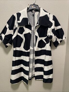 berek Black and White Printed Short Sleeve Jacket